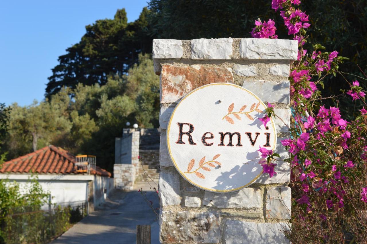 Remvi Apartments Skopelos Town Exterior foto